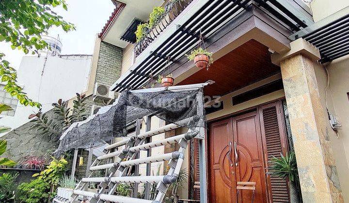 Rumah Cantik Area Gandaria Strategis 1