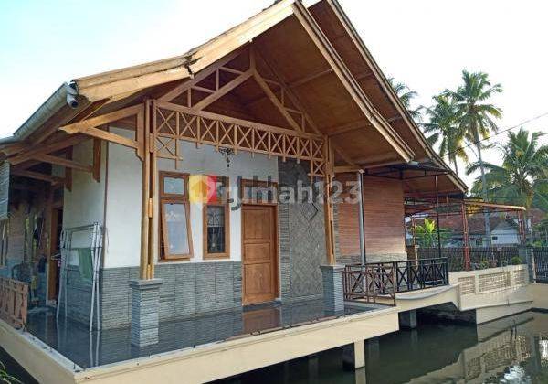 Dijual Rumah di atas kolam ikan yang nyaman di Tasikmalaya 1