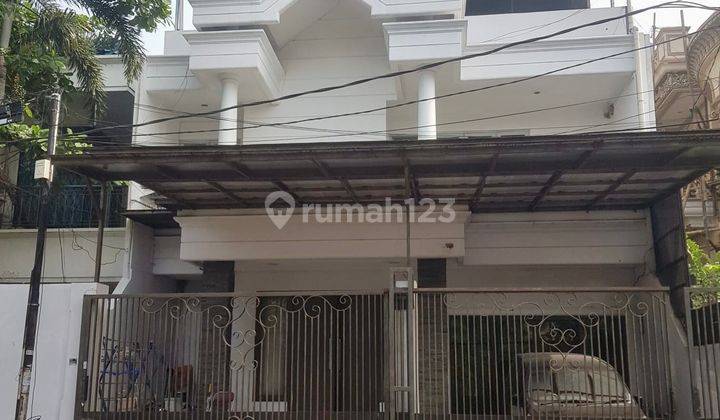 RUMAH CITRA GARDEN 2 HADAP TAMAN KOMPLEK, WALKING DISTANCE KE SEKOLAH KRISTOFORUS 1