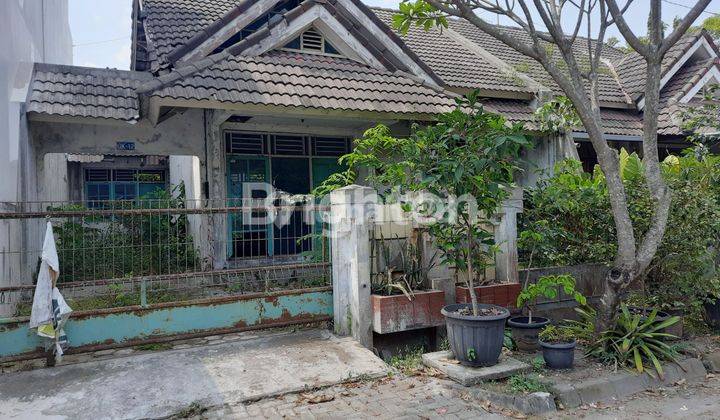 Rumah Lama Di Perumahan Cluster Elite Solo Baru  1