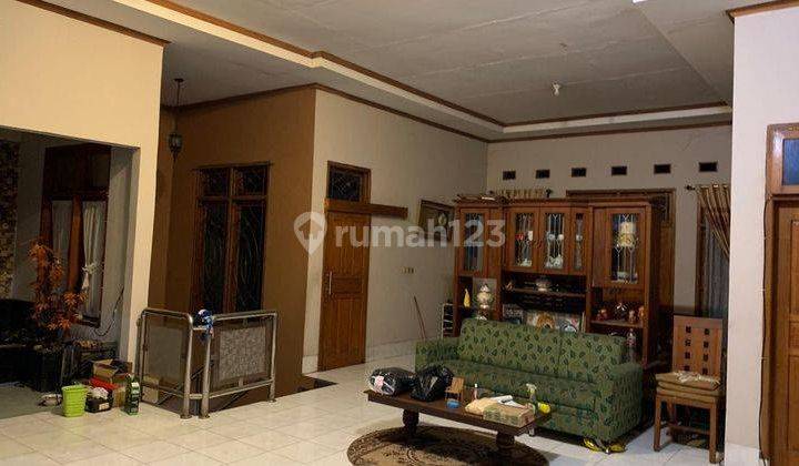 Dijual Rumah di Komplek Sanggar Hurip 2 Lantai Bagus Furniahed 1