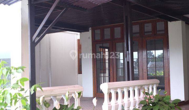 Dijual Rumah 3 Lantai Di Setrasari  Bagus 1