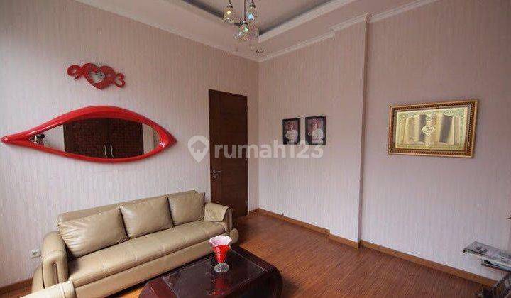 Jual Rumah Bagus Di Setraria Cipedes Furnished 2,5 Lantai Dikelilingi Taman 2