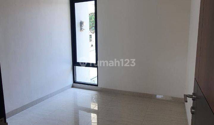 Dijual Rumah 2 Lantai Di Singgasana Pradana Minimalis Modern 2