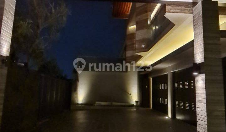 Rumah Mewah Setraduta Row Jalan Lebar Bisa Dengan Kolam Renang 2