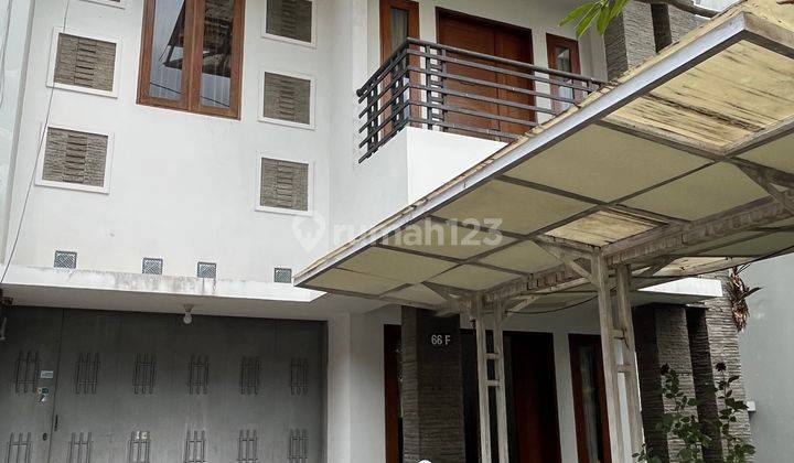 Rumah 2 Lantai Bagus Semi Furnished Sertifikat Hak Milik 2