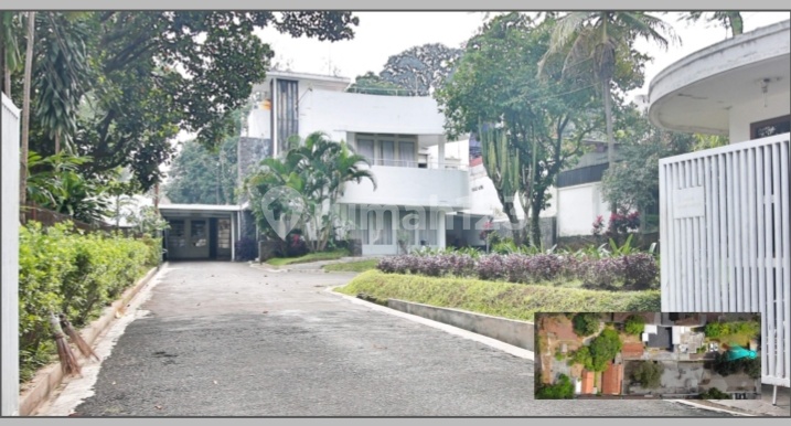Rumah Classic Heritage Mainroad Dago, Lokasi Exclusive 