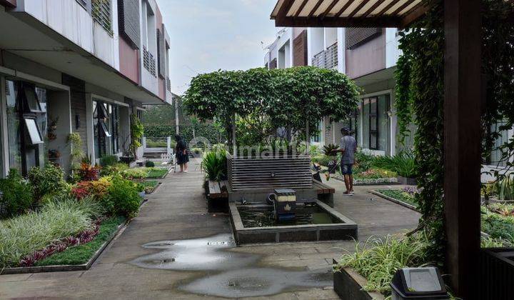 Maple Town House Rumah 3 Lantai Furnished 1