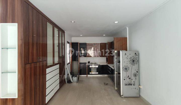 Town House Sudirman 2LT Jarang ada  2