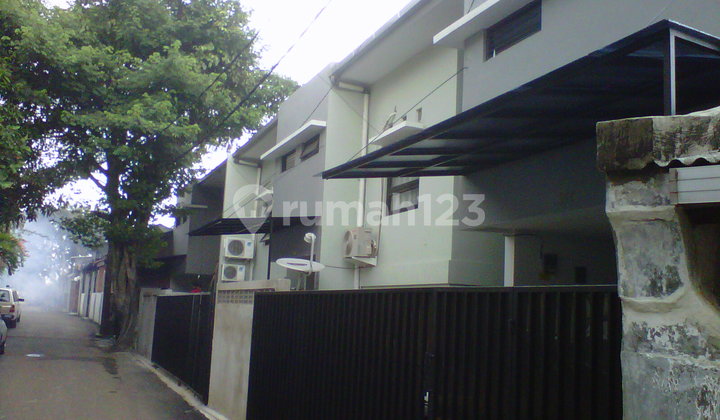 Minimalist House near Sta Pasar Minggu and Jtpadang Busway Stop Minimalist House near Sta Pasar Minggu and Jtpadang Busway Stop