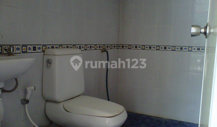 Minimalist House near Sta Pasar Minggu and Jtpadang Busway Stop Minimalist House near Sta Pasar Minggu and Jtpadang Busway Stop