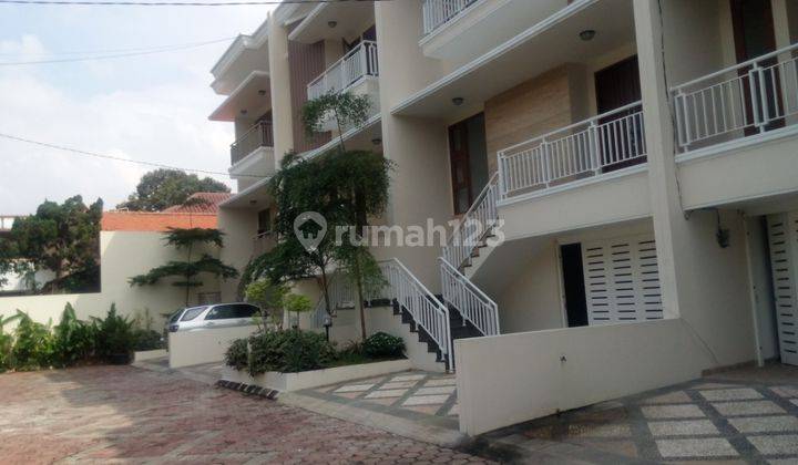 Rumah Dalam Town House di daerah Pejaten Barat 2