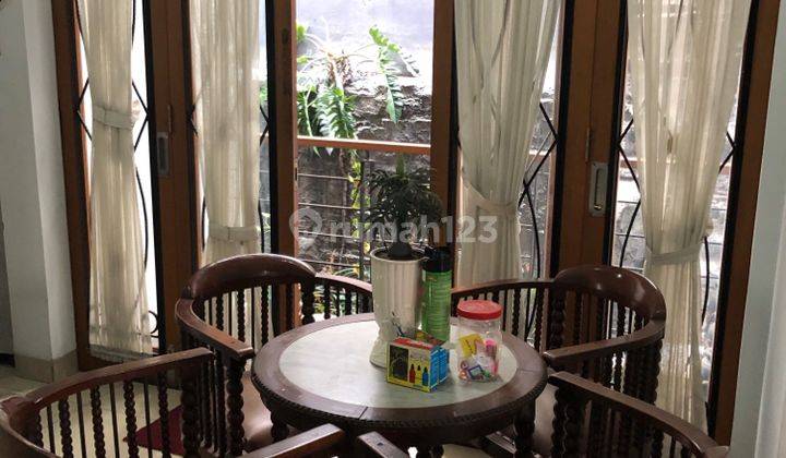 Rumah Nyaman Harga di Bawah Pasar Dengan Lokasi Strategis Di Senayan 1