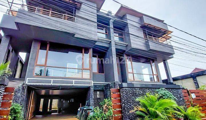 Rumah 3 lantai di Pejaten 1