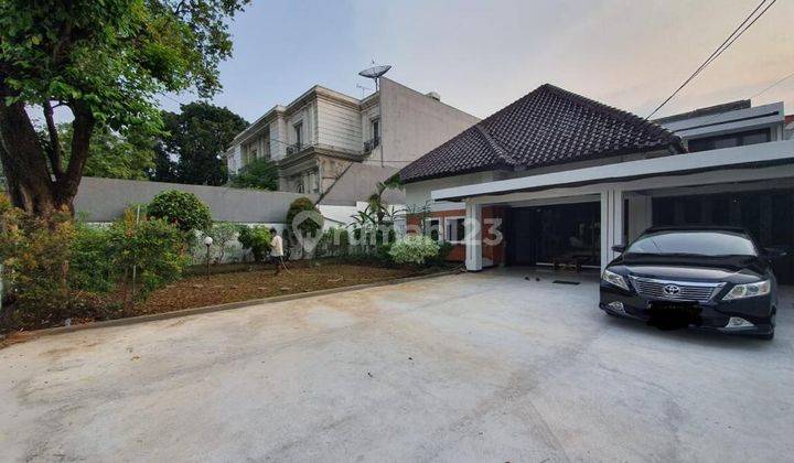 Rumah luas dan nyaman di kawasan elite menteng 1