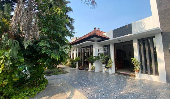 Rumah Villa Harga Tanah Kemang Area Strategis  1