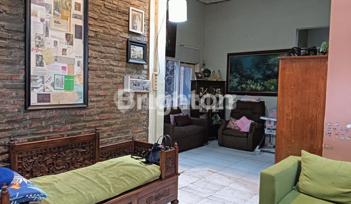 HUNIAN STRATEGIS DI PINGGIR JALAN 2