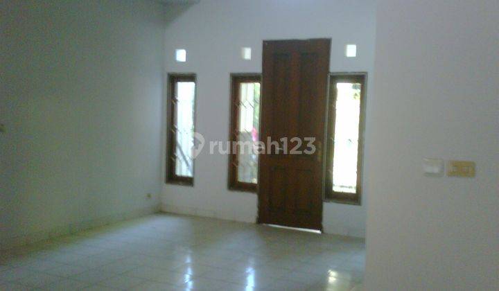 Rumah 83m2, Tanah 136m2 Bagusdan Nyaman Dg Rp 32 Jt/th 2