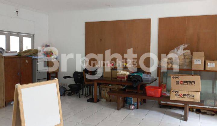 RUMAH BESAR DI ROW JALAN LEBAR, JALAN UTAMA 2