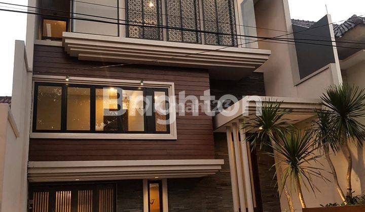 RUMAH GRESS 3 LANTAI, MODERN STYLE, SPLIT LEVEL 1