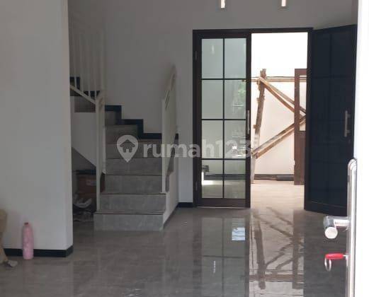 Rumah bagus baru 2 lantai SHM siap huni harga nego sampai deal 2