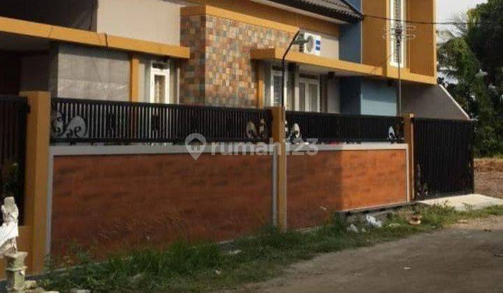 Rumah tingkat 1.5 lantai bagus dekat kampus  1