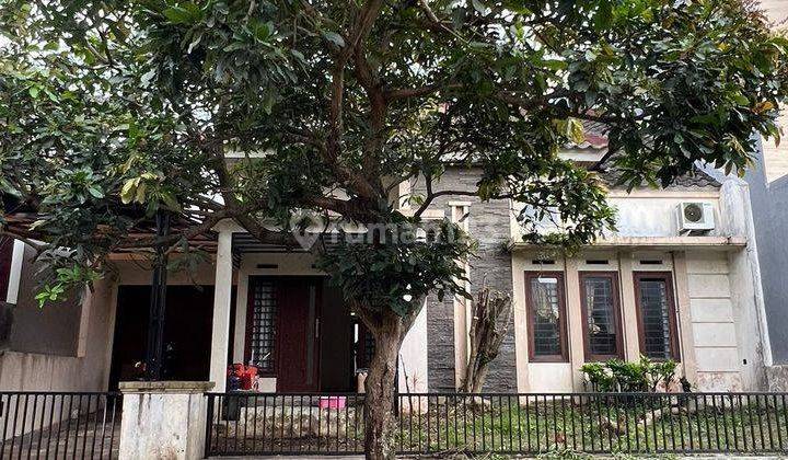 Rumah besar dengan 2 carport harga bagus bisa nego  1