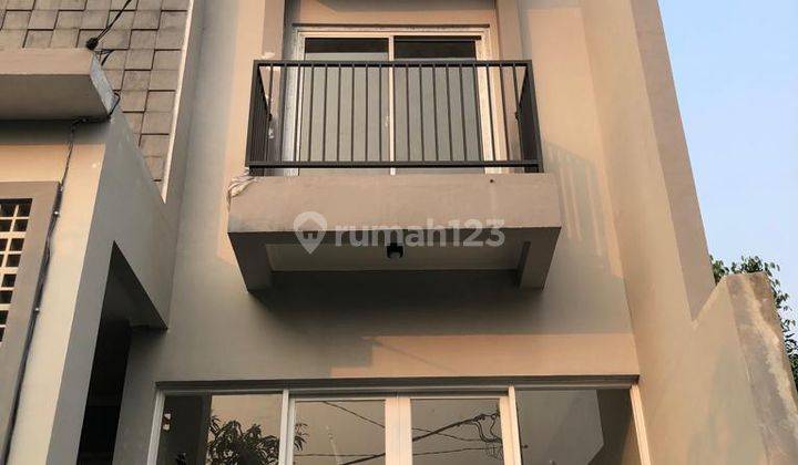 Rumah baru dengan Desain Minimalis Modern dan Lokasi Strategis @Pesanggrahan 1