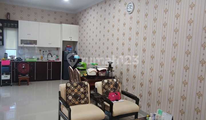 Rumah Dua Lantai Di Perumahan 2