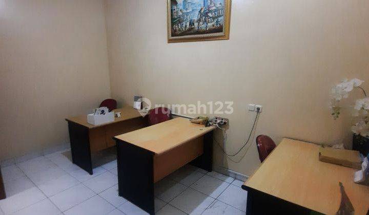 Rumah Siap Huni Green Garden Semi Furnished, Jakarta Barat 2