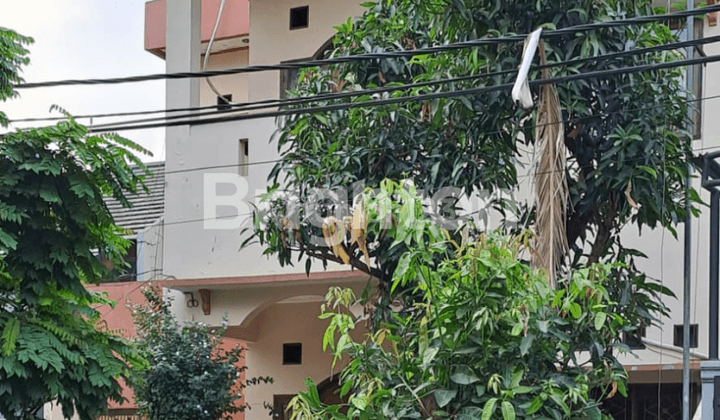 Rumah Cantik Siap Huni di Taman Laguna Cibubur 1