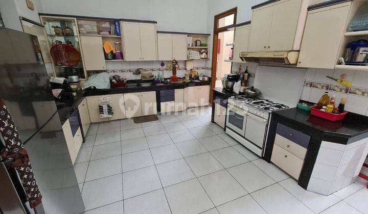 Rumah Lux Terawat di Taman Sakura Raya , Bandung 2