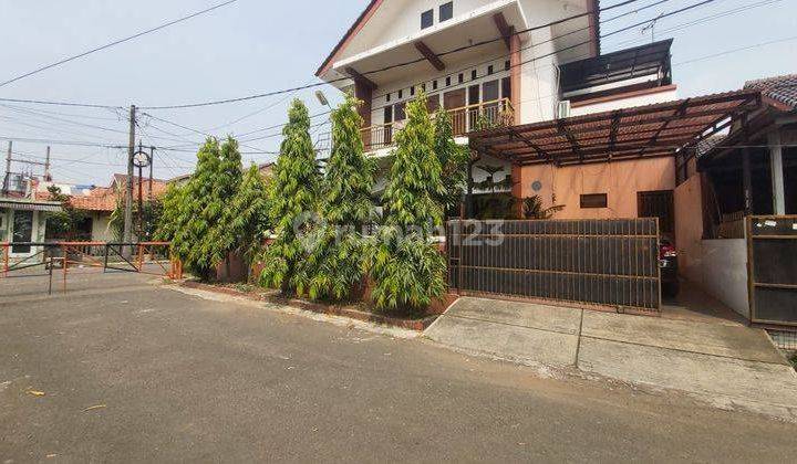 Rumah Hoek di Komplek Larangan Indah Ciledug Tangerang  1