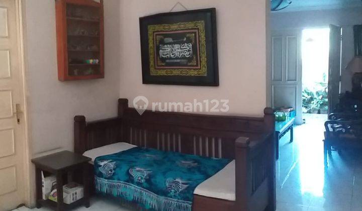 Dijual Rumah Lokasi Strategis di Bintaro Jaya Sektor 2 Jln Raya 2