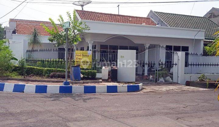 Rumah di Jemur Andayani, Hook/Pojokan, Row Jalan lebar bisa 3 mobil, bisa untuk rumah tinggal/kantor 1