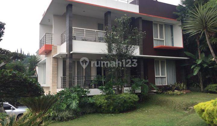 Rumah Lux 3 Lantai Full Furnished di Dago Resort 1