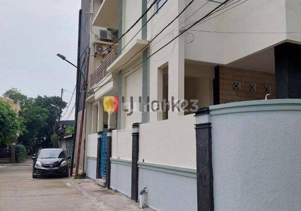 Rumah Hoek Di Kelapa Gading Jakarta Utara 2