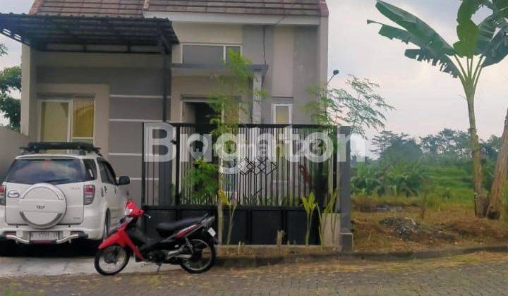 RUMAH BAGUS DAN ASRI DI PERUMAHAN TIRTASANI MALANG 1