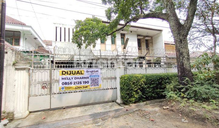 RUMAH BESAR DITENGAH KOTA BANDUNG SAYAP JALAN SUPRATMAN 1