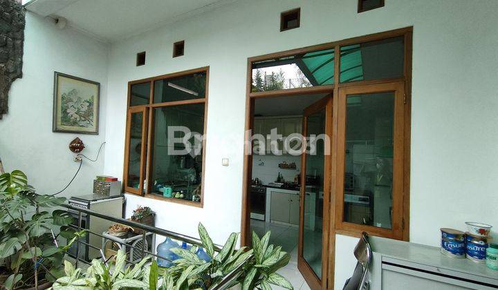 RUMAH BESAR DITENGAH KOTA BANDUNG SAYAP JALAN SUPRATMAN 2