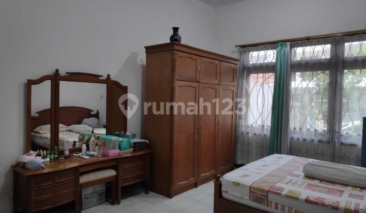 Two-story house on Jl. Anggrek, Pekunden, Simpang Lima Semarang 2