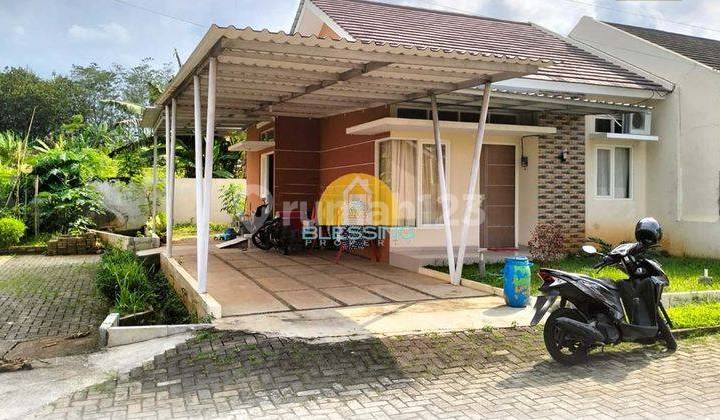 Scenic and comfortable residence in West Semarang urban area. 1