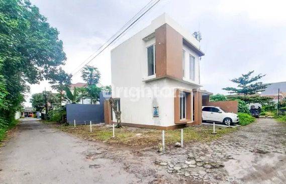 RUMAH BARU BLM PERNAH DITEMPATI, DI AREA JAKAL KM 6,5 JL SUMATERA 1