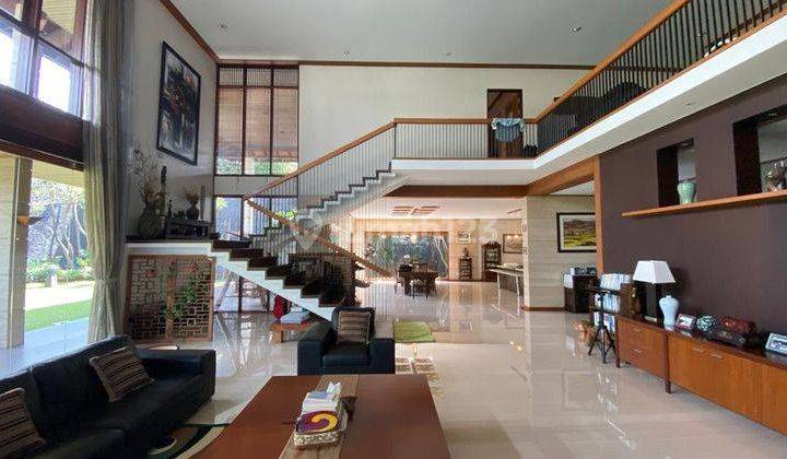 Rumah Luxury Modern 3 Lantai Dijual di Setraduta Arsitek By Suwito 1