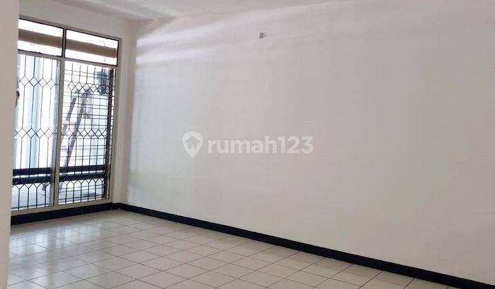 Rumah di Tenggilis Utara Surabaya Selatan, bisa untuk rumah tinggal/kantor, Bagus + Terawat 2