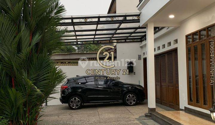 Rumah Posisi Hook Deket Ke PIM Depan Taman Di Pondok Indah 2