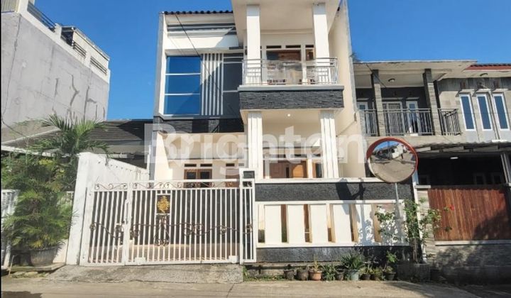 RUMAH MEWAH MEGAH DAN KOKOH BEBAS BANJIR DI PONDOK SUKMAJAYA DEPOK RUMAH MEWAH MEGAH DAN KOKOH BEBAS BANJIR DI PONDOK SUKMAJAYA DEPOK