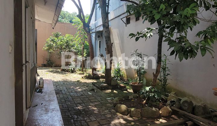 SPACIOUS HOUSE IN THE DEPOK AREA, STRATEGIC, FLOOD-FREE, SAFE, AND COMFORTABLE. 2