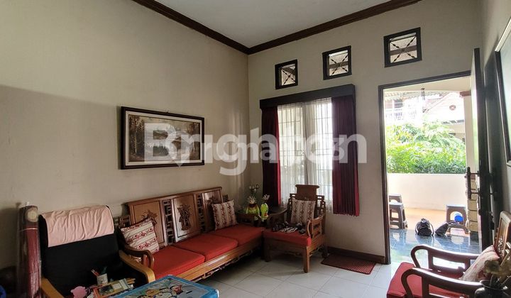 Ready-to-occupy house in Depok, serene and comfortable. 2