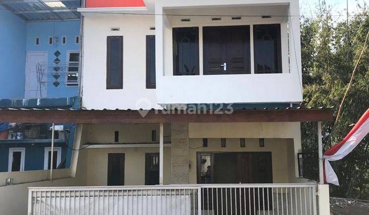 CEPAT RUMAH 2 LANTAI SIAP HUNI MODERN HARGA TERJANGAKAU 1